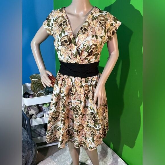 Folter Floral Skull Dress Small Dia de Muertos Halloween Ivory Roses Wrap Bodice - Picture 1 of 5